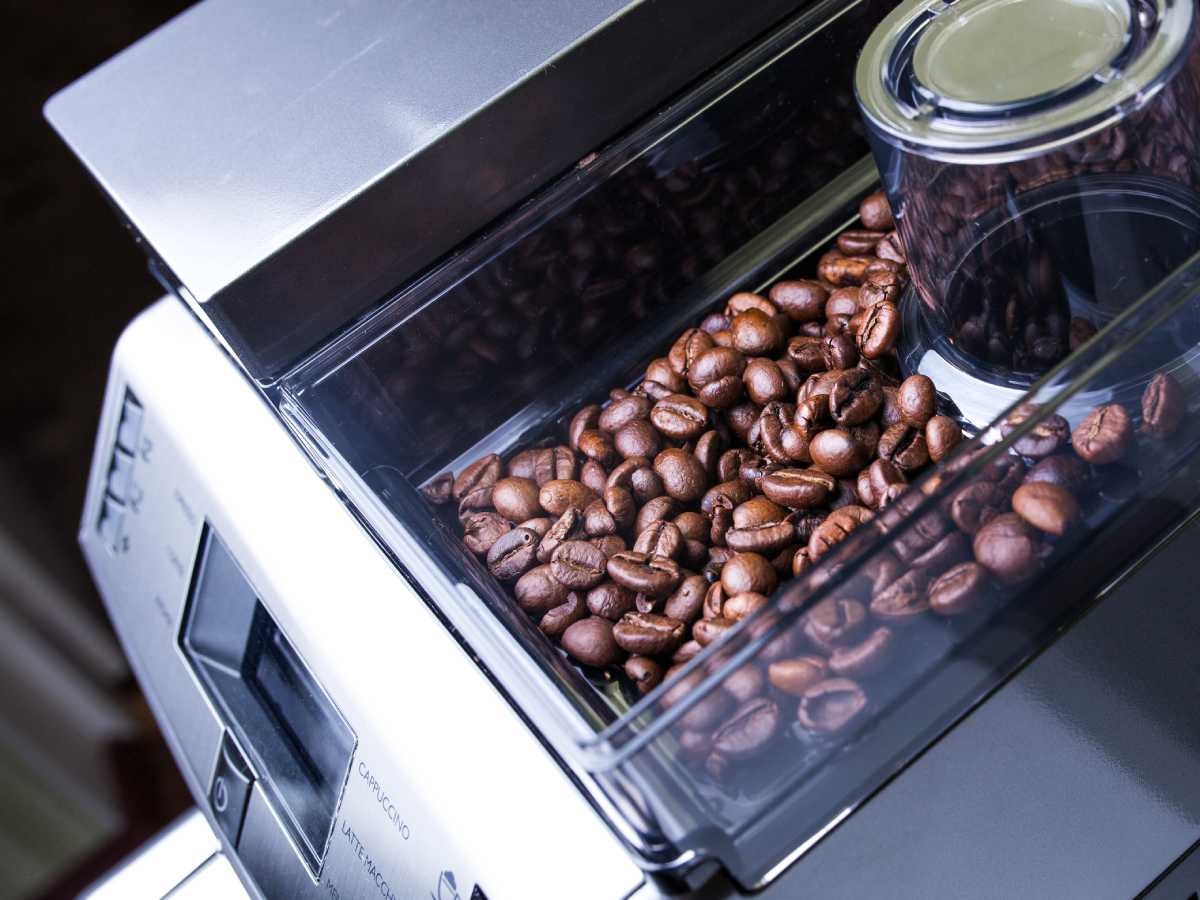 Aparat za pripremu kafe od celog zrna