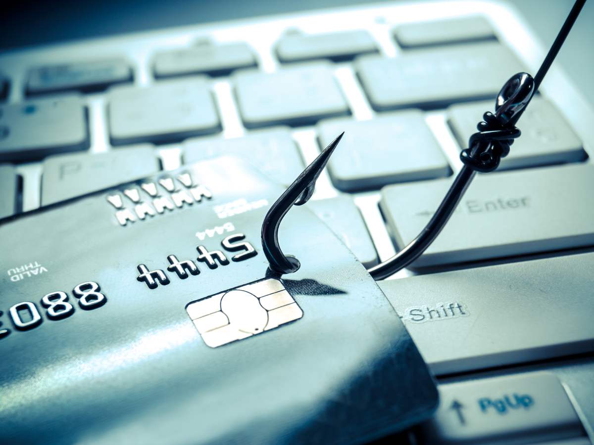 Phishing - internet prevara koja za cilj ima kraću ličnih podataka