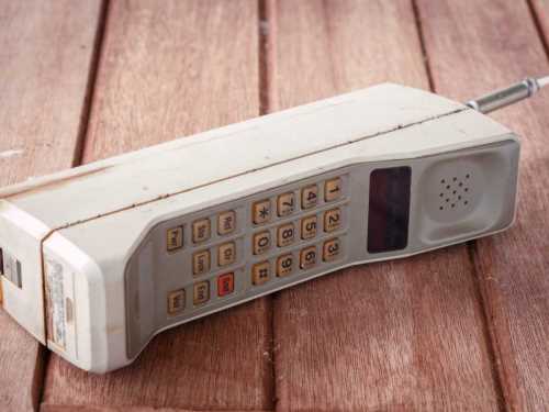 Ko je napravio prvi komercijalni mobilni telefon - Motorola DynaTAC